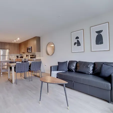 Fun & Comfort Await: Apartment At Alexandria